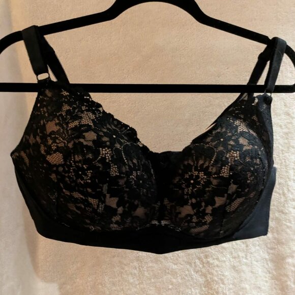 Torrid 44DTorrid Dream Wire-Free Push-Up Bra in black lace with beige lining - Picture 1 of 2